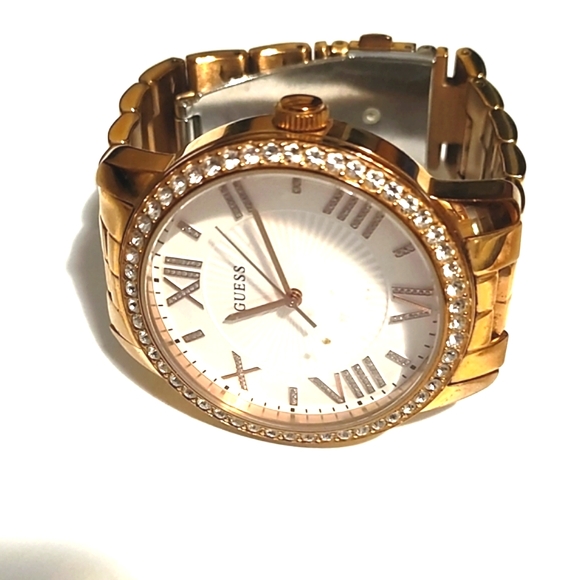 GUESS WOMEN'S GOLD-TONE GENUINE CRYSTAL QUARTZ SIZES 6 - 6.75" WRISTWATCH - Picture 4 of 10